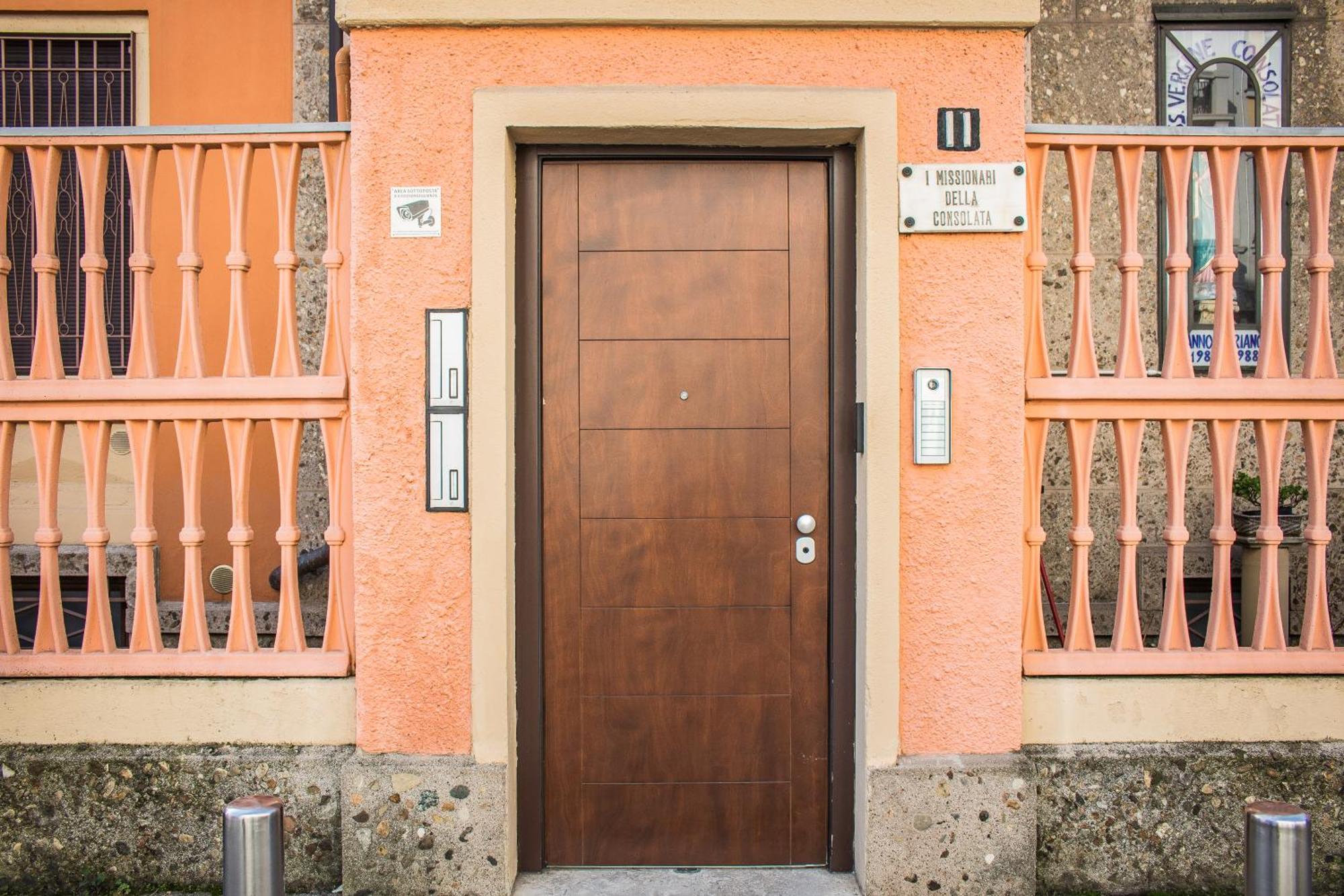 Rrrapido Holy Suites And Rooms - Via Sardegna Milán Exterior foto