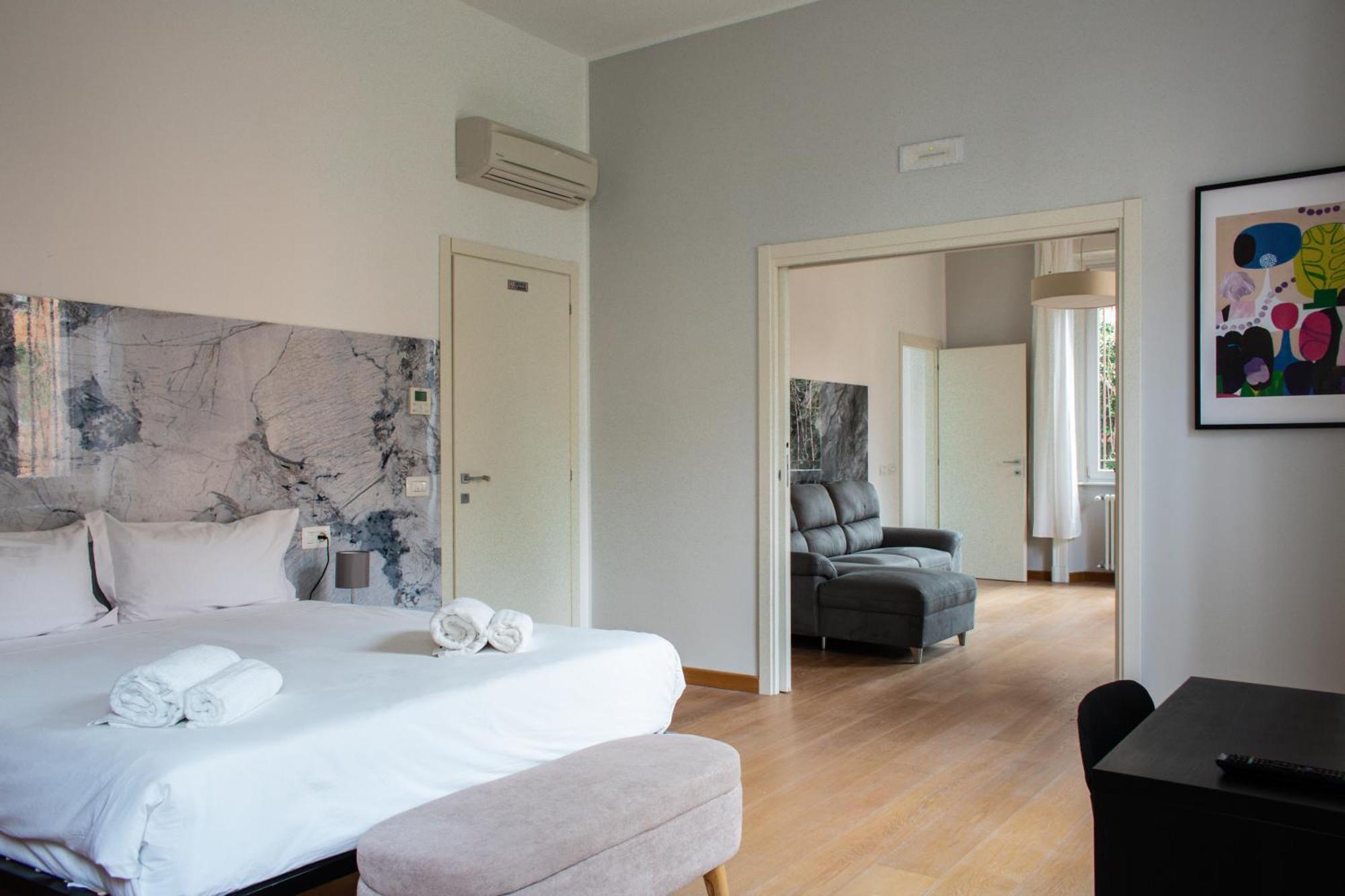 Rrrapido Holy Suites And Rooms - Via Sardegna Milán Exterior foto