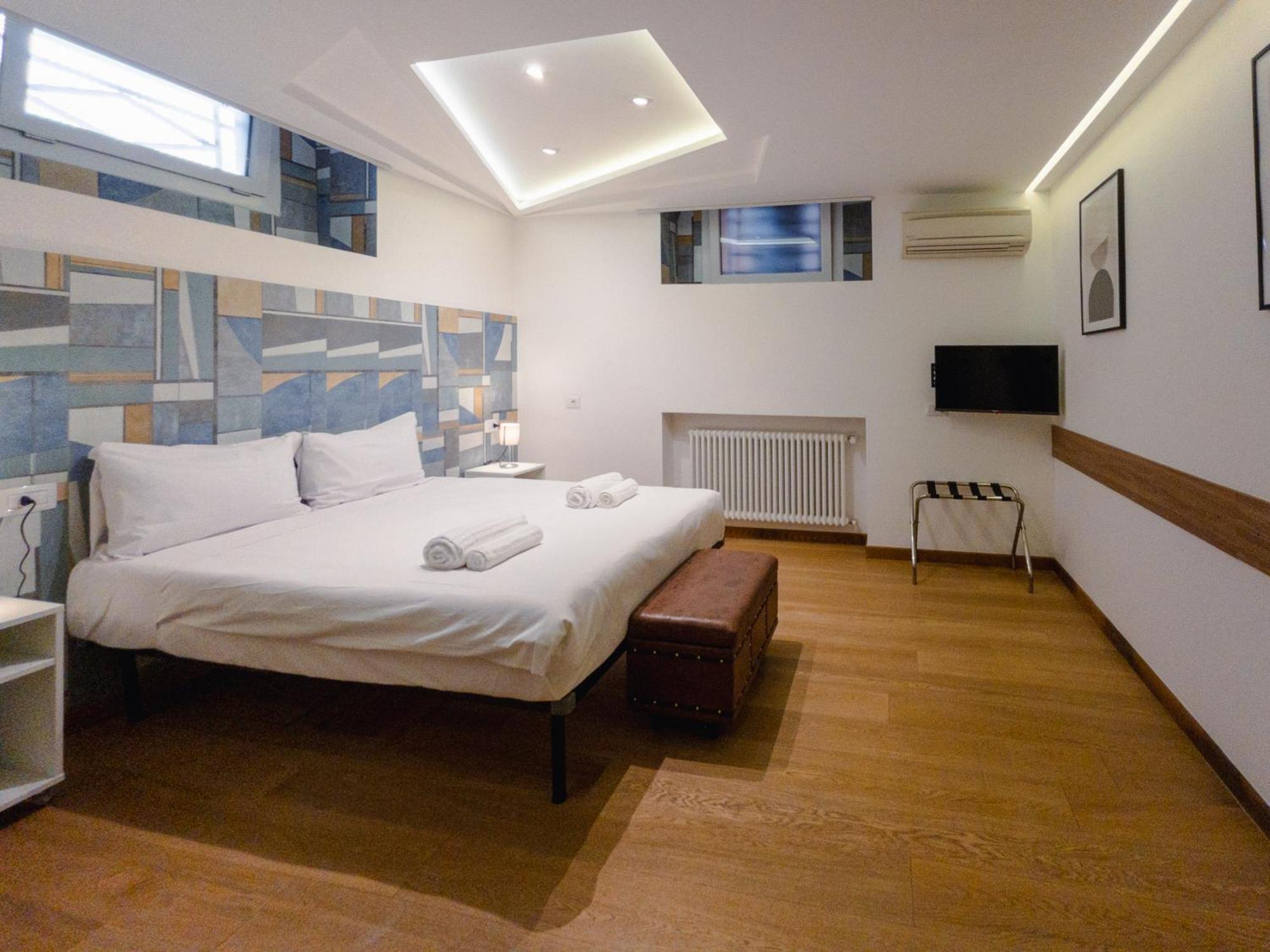 Rrrapido Holy Suites And Rooms - Via Sardegna Milán Exterior foto